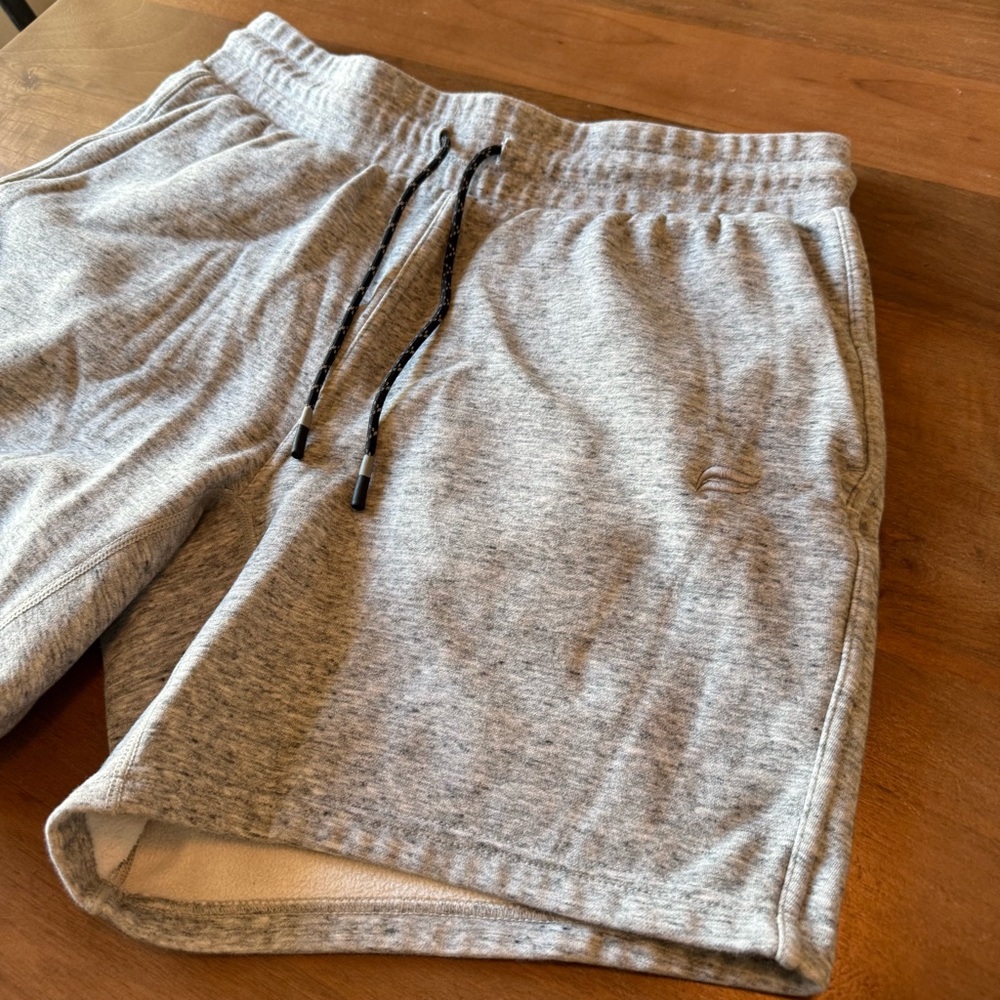 💥2/$20 Fabletics Men's Gray Drawstring Athletic Shorts - Picture 3 of 7